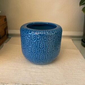 Target blue ceramic planter pot w/ drainage hole
